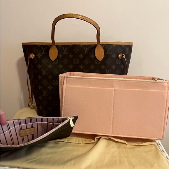 SOLD Louis Vuitton Monogram Neverfull MM Rose Ballerine & matching MM Pochette - Picture 12 of 16